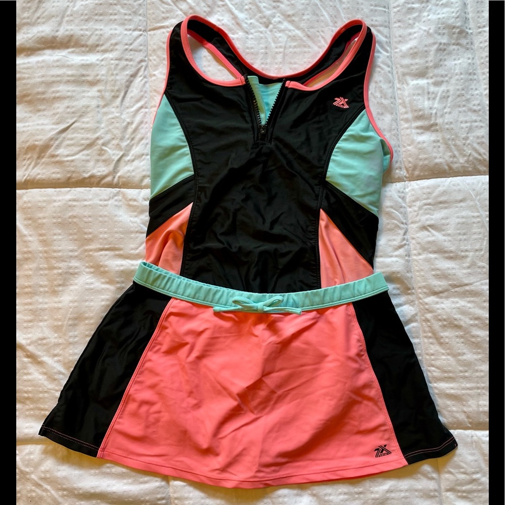 Girl’s Swimsuit w/Skirt S 14 1/2 (Plus)